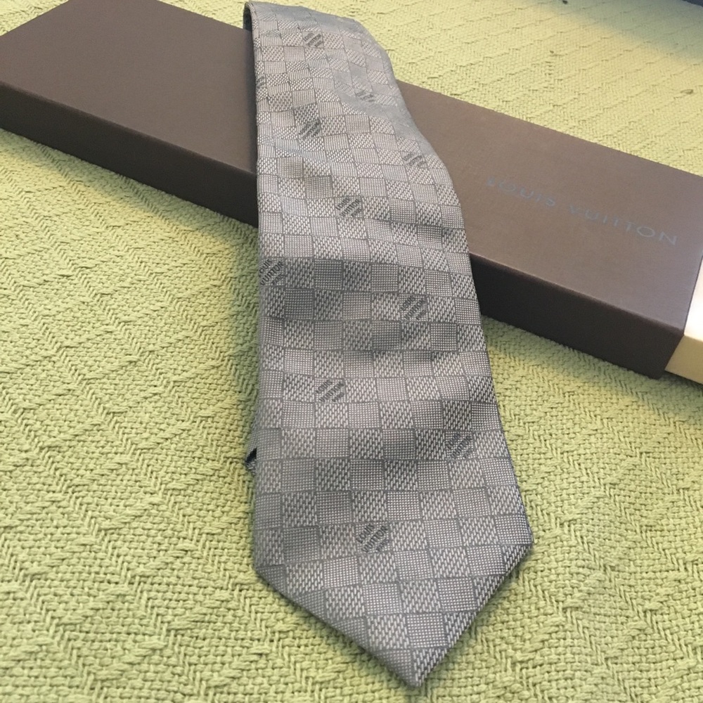 Authentic grey checkered necktie